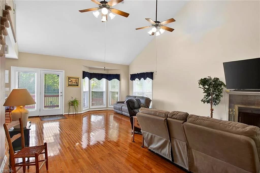 27 REFLECTION LN, HAMPTON VA 23666 - Photo 5