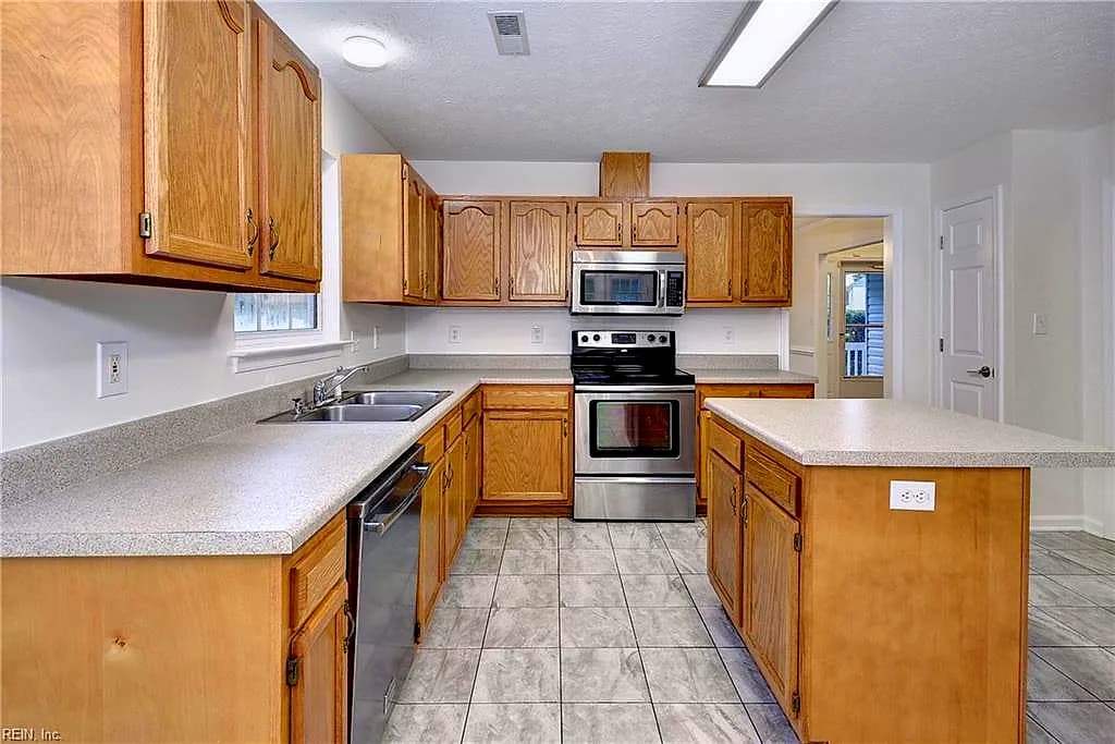 4 E Big Sky DR, HAMPTON VA 23666 thumb 11