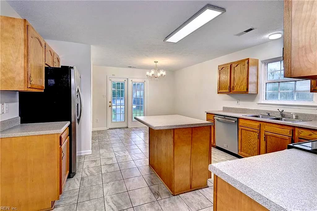 4 E Big Sky DR, HAMPTON VA 23666 thumb 8