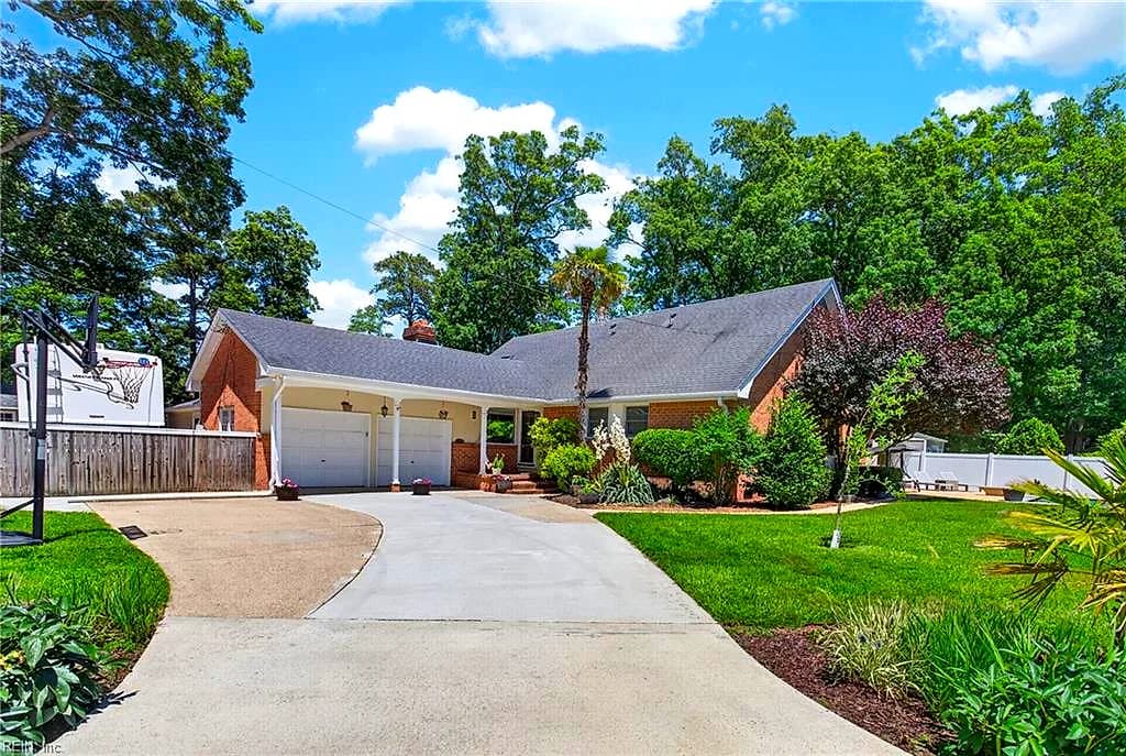 4848 Brigadoon DR, VIRGINIA BEACH VA 23455 - Photo 2