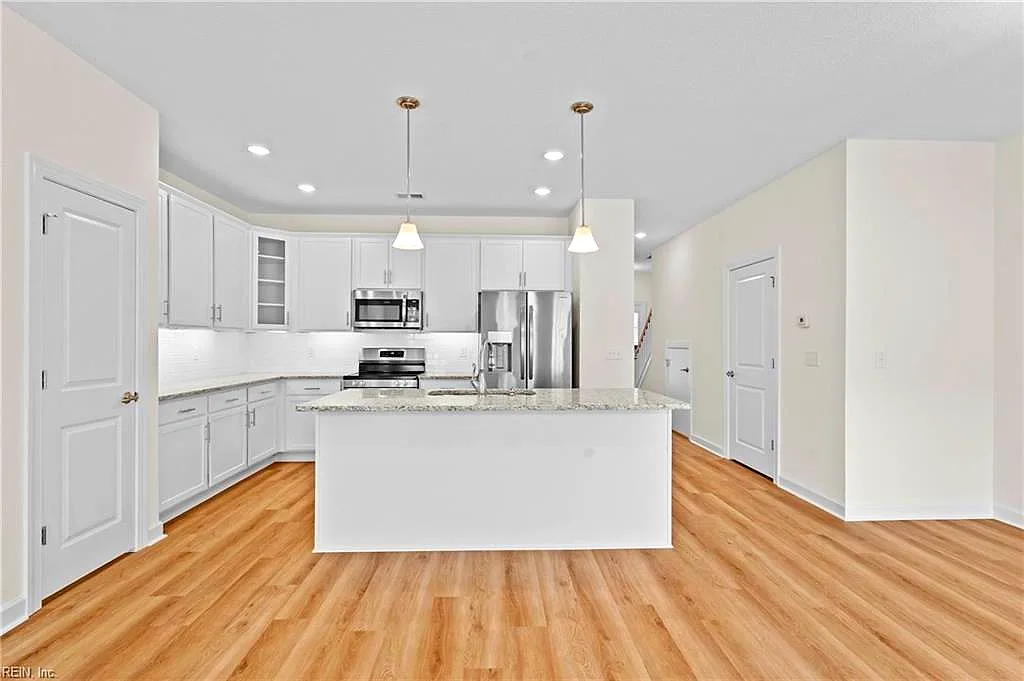 2015 Guava LN, CHESAPEAKE VA 23321 thumb 6