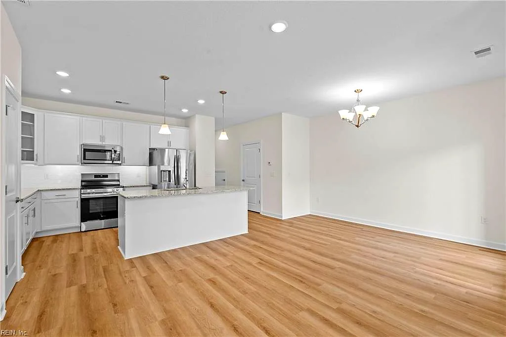 2015 Guava LN, CHESAPEAKE VA 23321 thumb 7