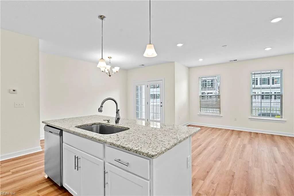 2015 Guava LN, CHESAPEAKE VA 23321 thumb 8