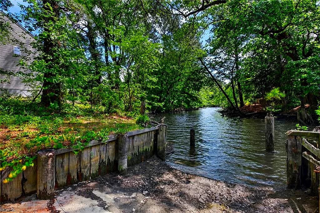 2800 Meadow Wood DR E, CHESAPEAKE VA 23321 - Photo 3