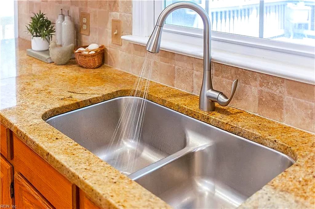 508 Birkdale CT, YORKTOWN VA 23693 thumb 7
