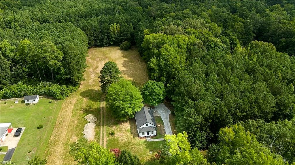 9509 Line Fence RD, HAYES VA 23072 - Photo 4