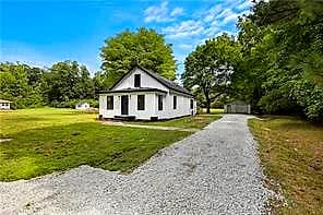 9509 Line Fence RD, HAYES VA 23072 thumb 4