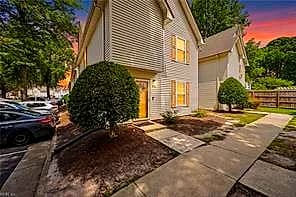 832 Gas Light LN, VIRGINIA BEACH VA 23462 - Photo 3