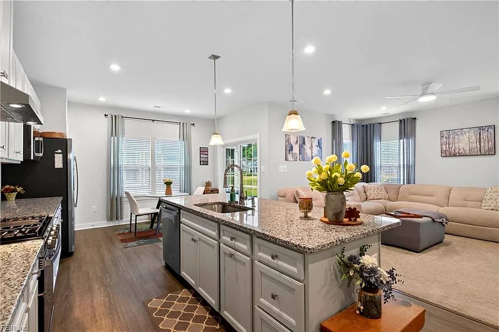2104 Mainsail DR, CARROLLTON VA 23314 thumb 7