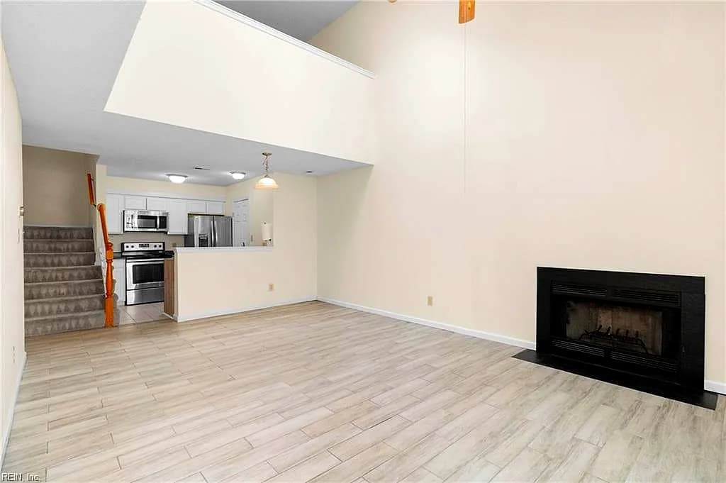 355 Lees Mill DR, NEWPORT NEWS VA 23608 - Photo 3