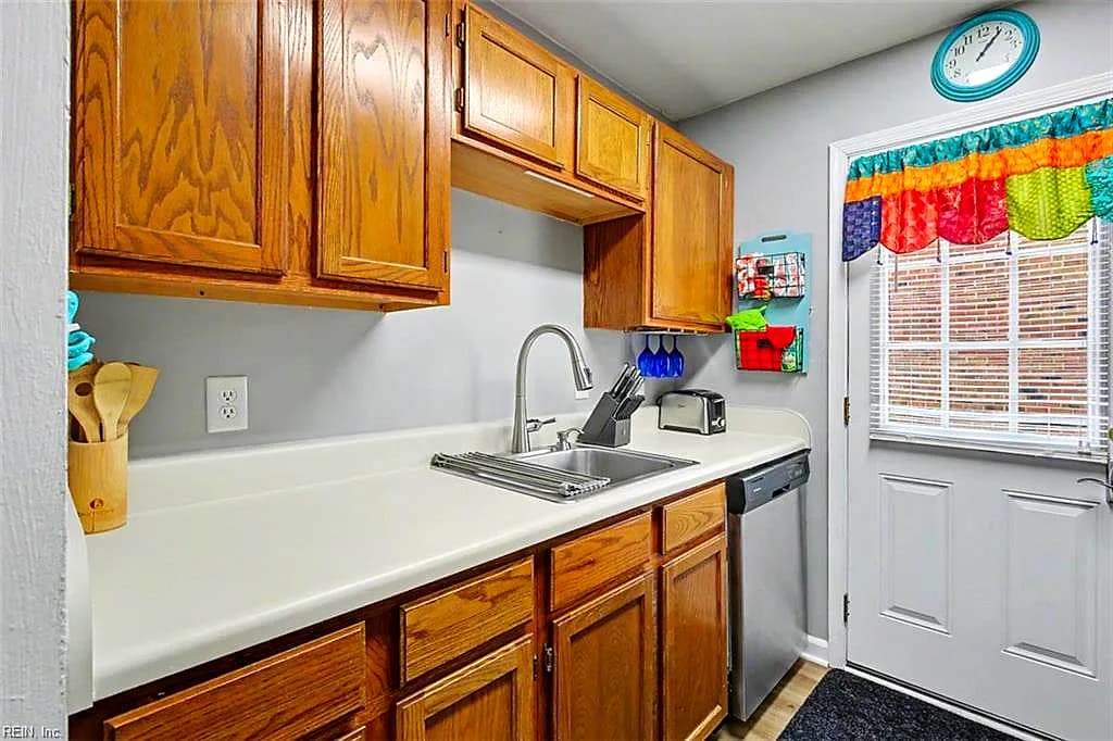 1021 Barclay SQ, VIRGINIA BEACH VA 23451 thumb 12
