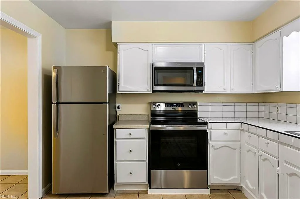 1870 Olde Buckingham RD, HAMPTON VA 23669 thumb 9