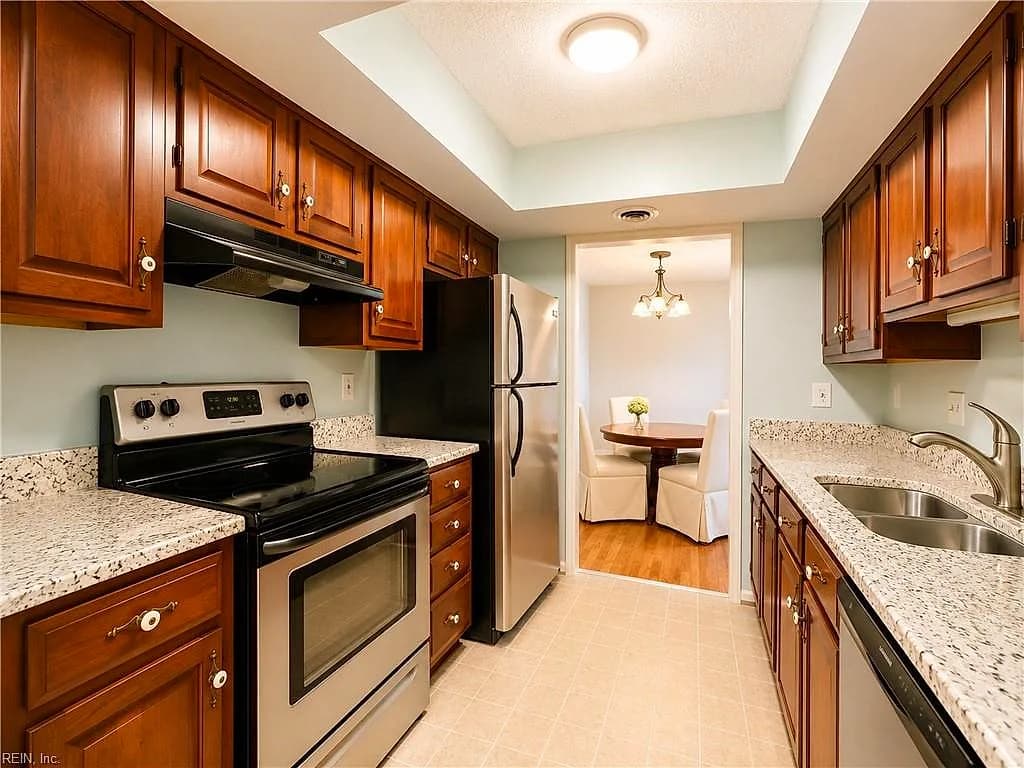 100 Burnt Bridge WAY #C, YORKTOWN VA 23692 - Photo 4