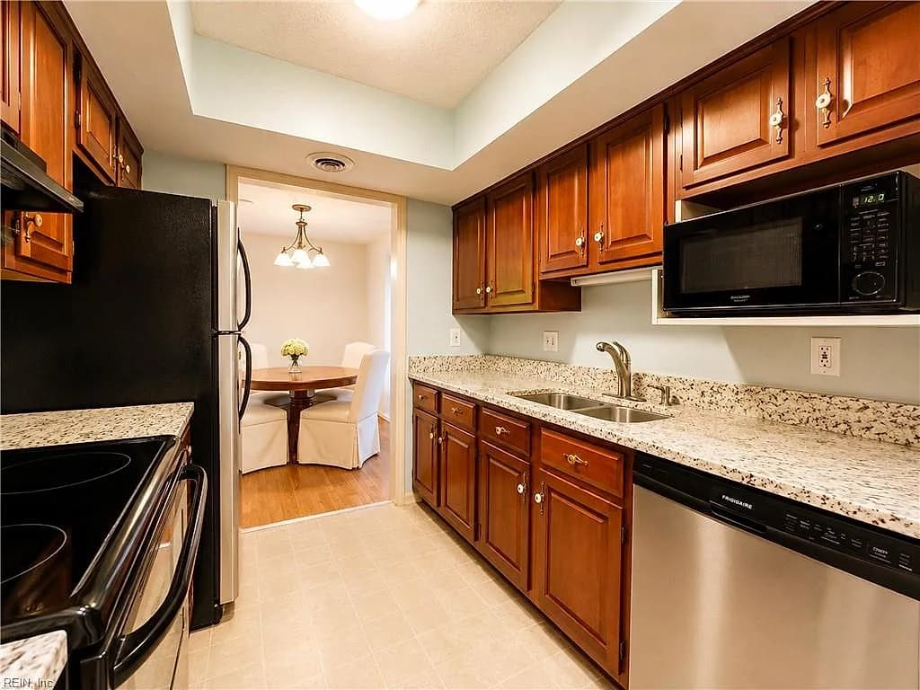 100 Burnt Bridge WAY #C, YORKTOWN VA 23692 thumb 7