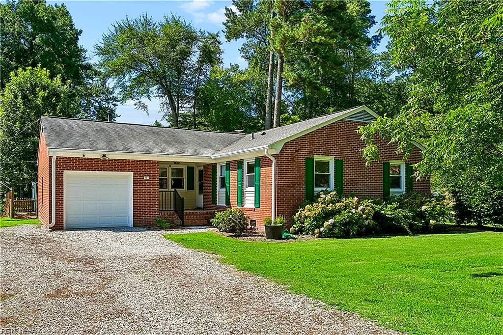 322 Sharon DR, SEAFORD VA 23696 - Photo 3