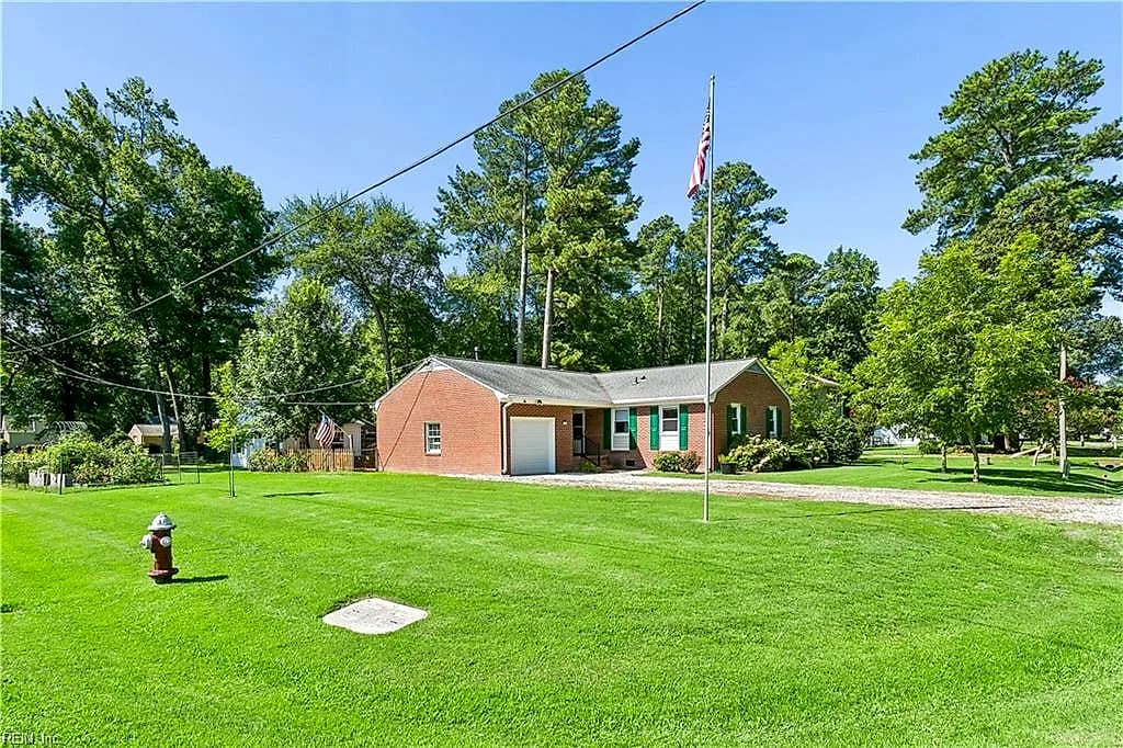 322 Sharon DR, SEAFORD VA 23696 - Photo 4