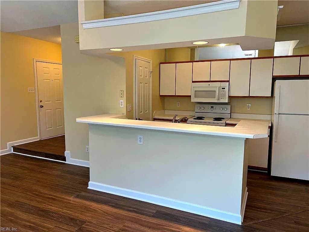3201 Jade CT #304, VIRGINIA BEACH VA 23451 thumb 8