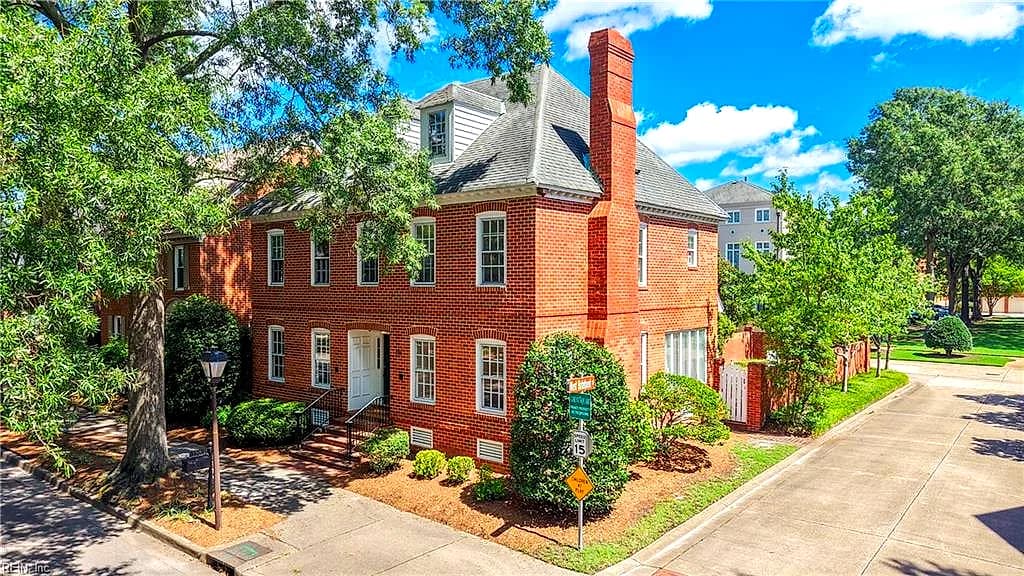 330 Raleigh AVE, NORFOLK VA 23507 - Photo 2
