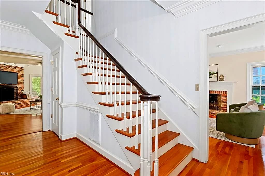 330 Raleigh AVE, NORFOLK VA 23507 - Photo 5
