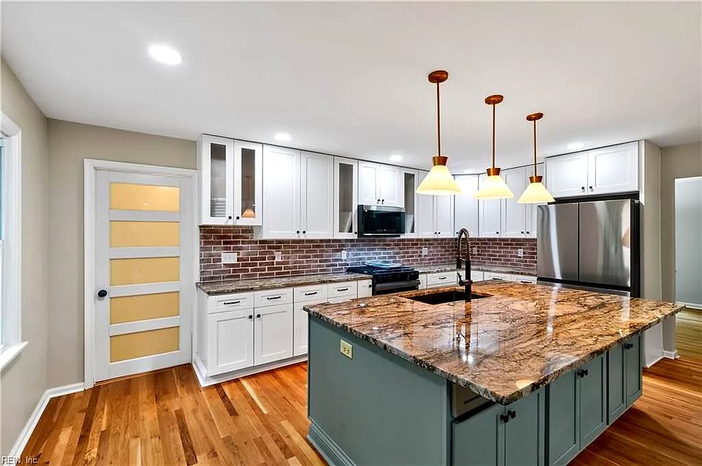 401 Piney Point RD, YORKTOWN VA 23692 thumb 12
