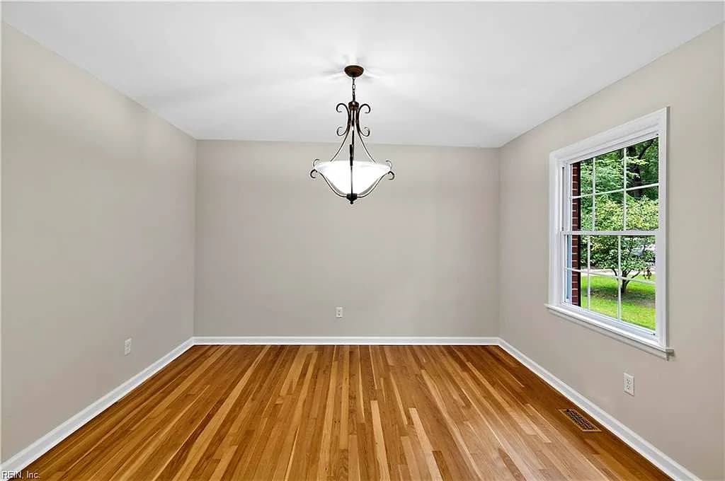 401 Piney Point RD, YORKTOWN VA 23692 - Photo 5