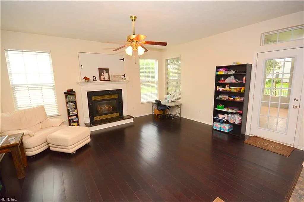 414 Sawyers Mill XING, CHESAPEAKE VA 23323 - Photo 3