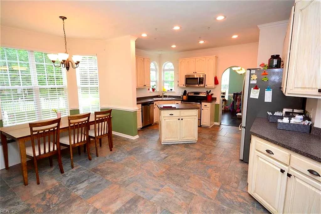 414 Sawyers Mill XING, CHESAPEAKE VA 23323 thumb 6