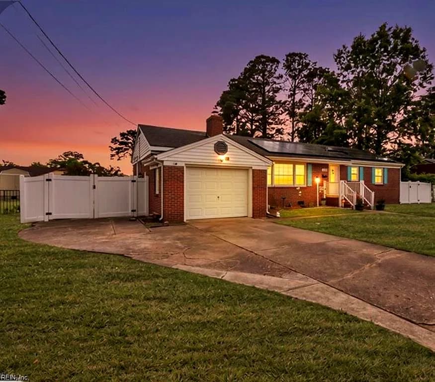 409 Shoreline DR, HAMPTON VA 23669 - Main photo