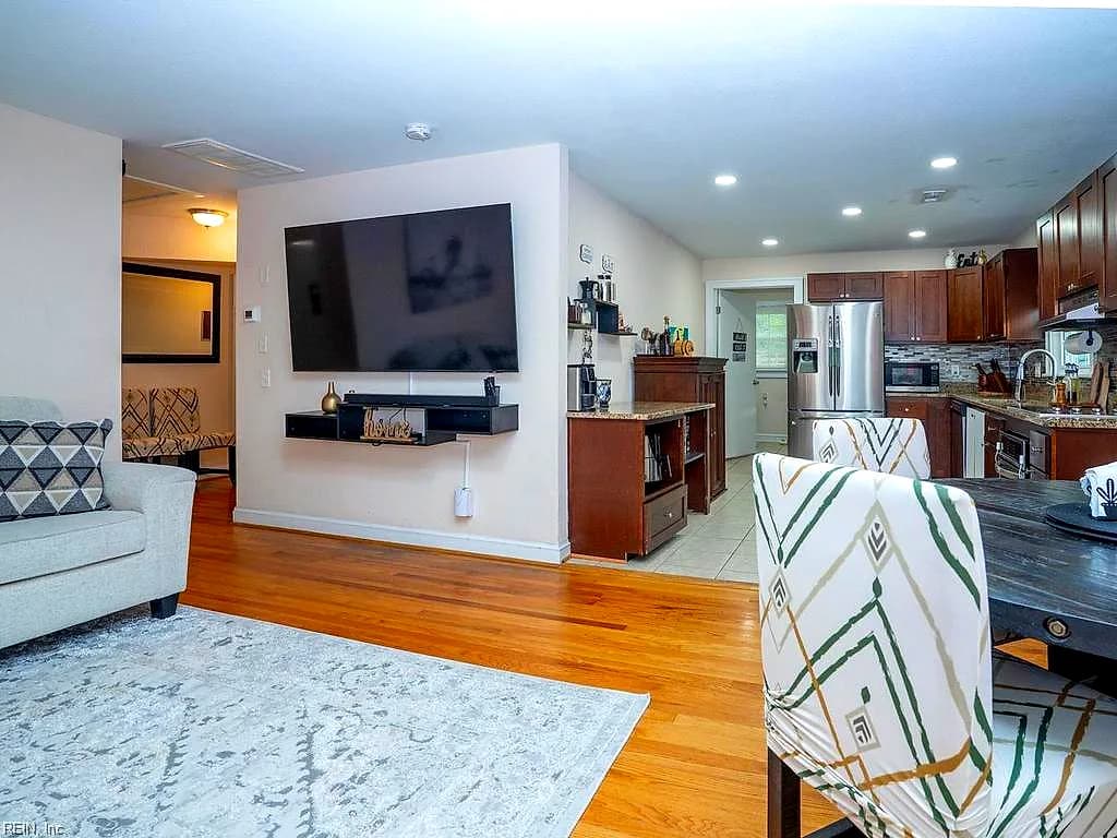 3805 S Cape Henry AVE, NORFOLK VA 23502 thumb 6