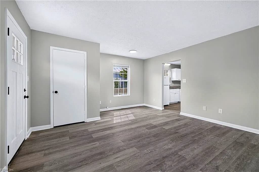322 S Curry ST, HAMPTON VA 23663 thumb 8