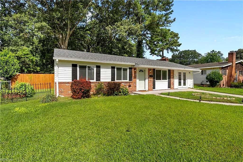 453 Turf DR, VIRGINIA BEACH VA 23452 - Photo 4