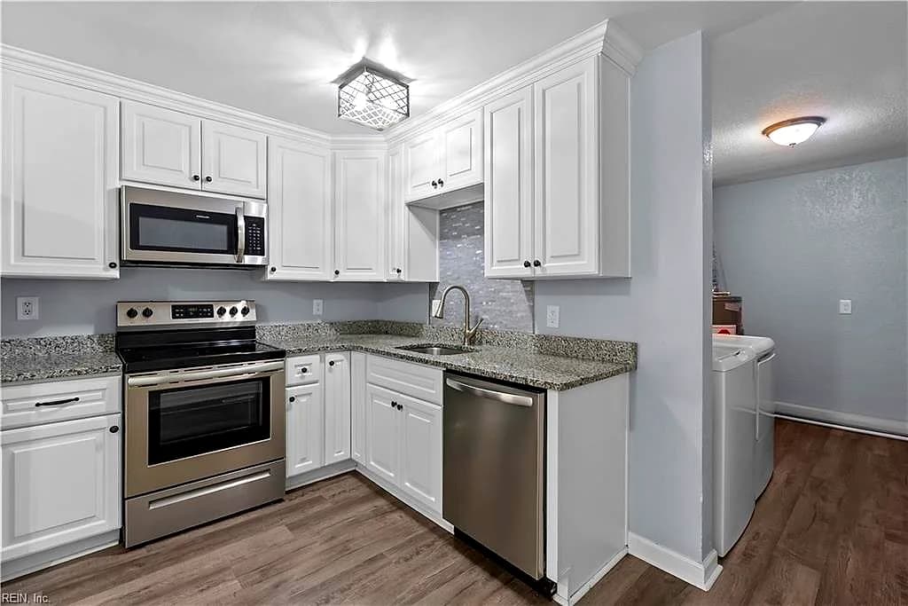 453 Turf DR, VIRGINIA BEACH VA 23452 - Photo 5