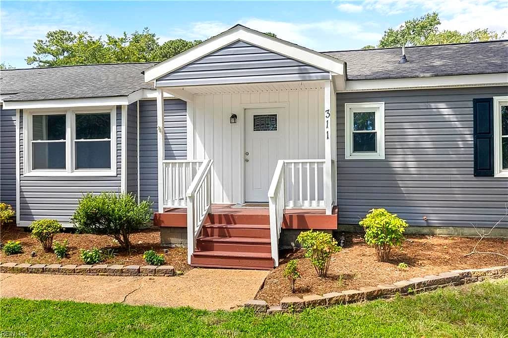 311 Harris Creek RD, HAMPTON VA 23669 - Photo 4
