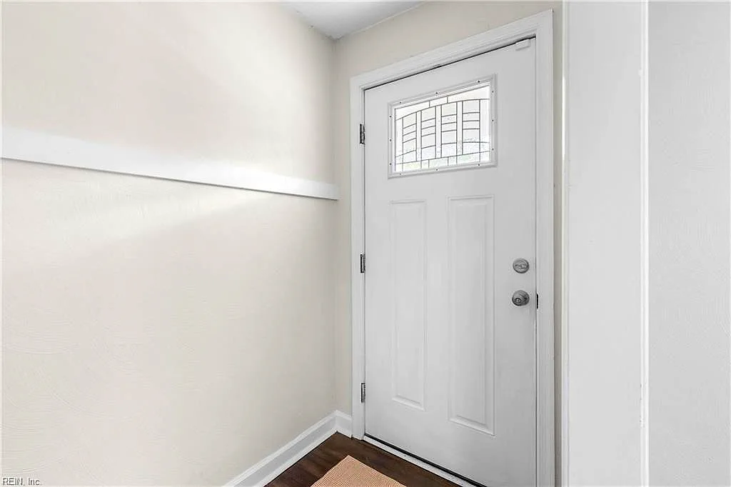 311 Harris Creek RD, HAMPTON VA 23669 - Photo 5