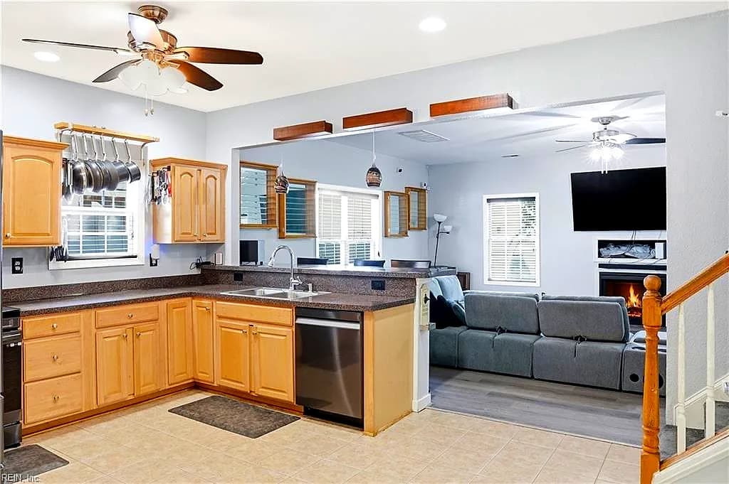 1316 Hawthorne DR, CHESAPEAKE VA 23325 thumb 8