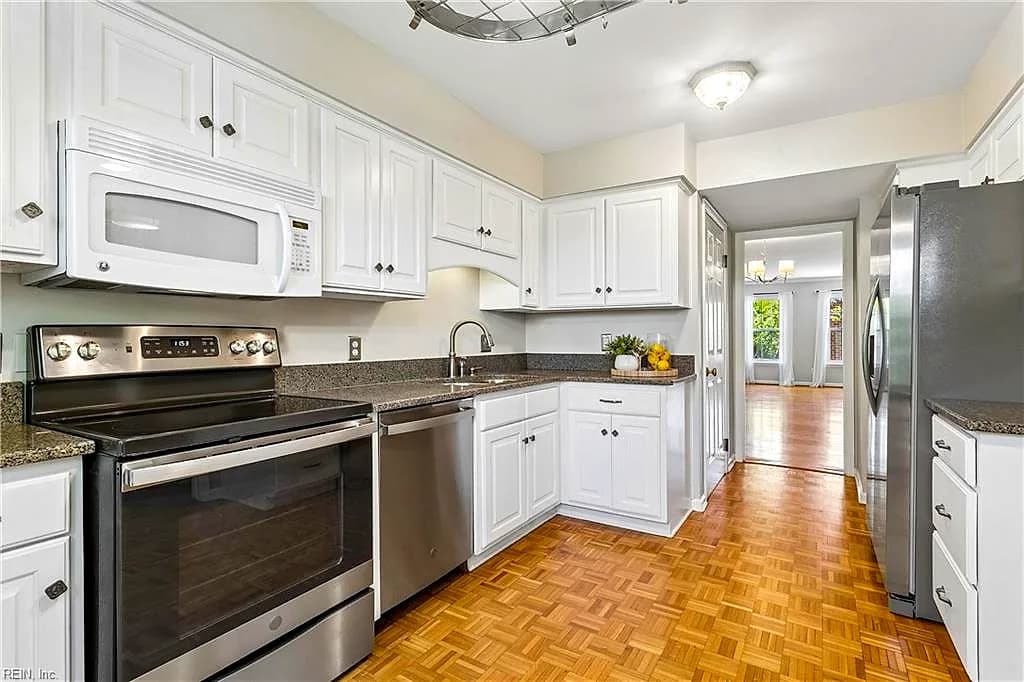 305 Shirley AVE, NORFOLK VA 23517 - Photo 5