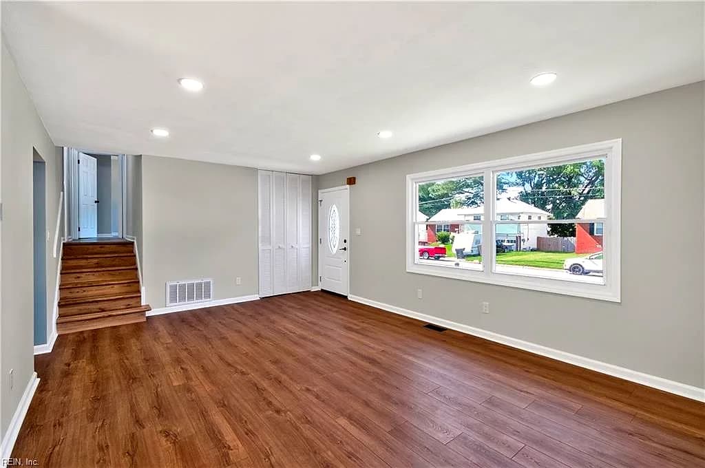825 Weymouth TER, HAMPTON VA 23666 thumb 8