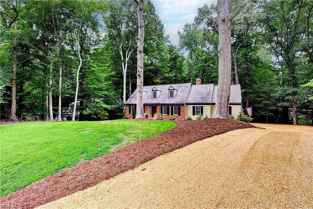 102 Whitehall CT, WILLIAMSBURG VA 23188 - Photo 2
