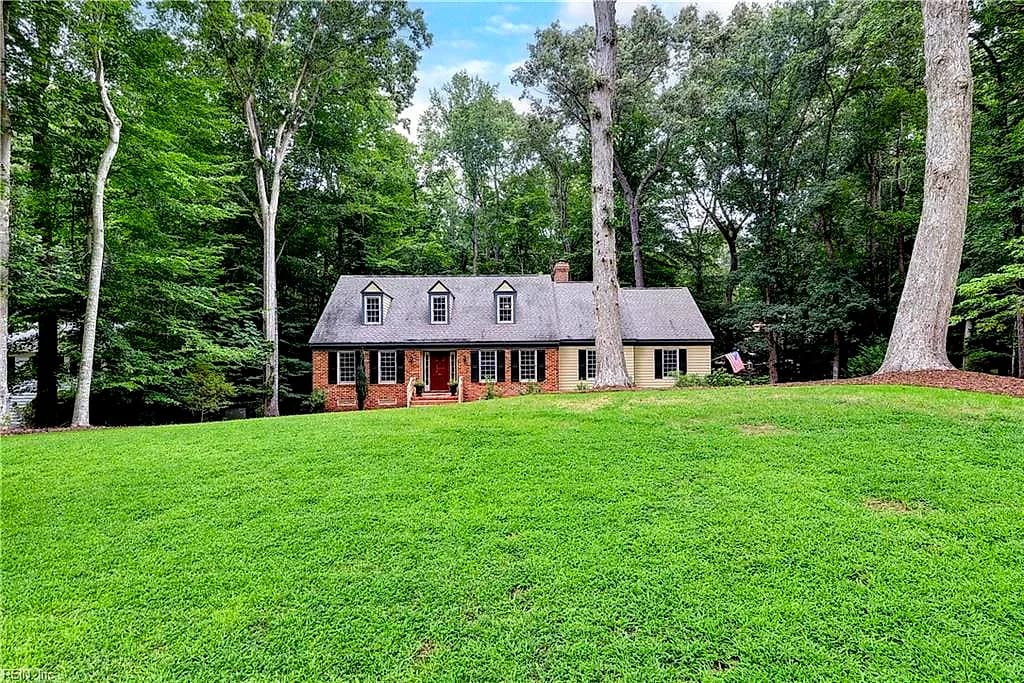 102 Whitehall CT, WILLIAMSBURG VA 23188 - Photo 3