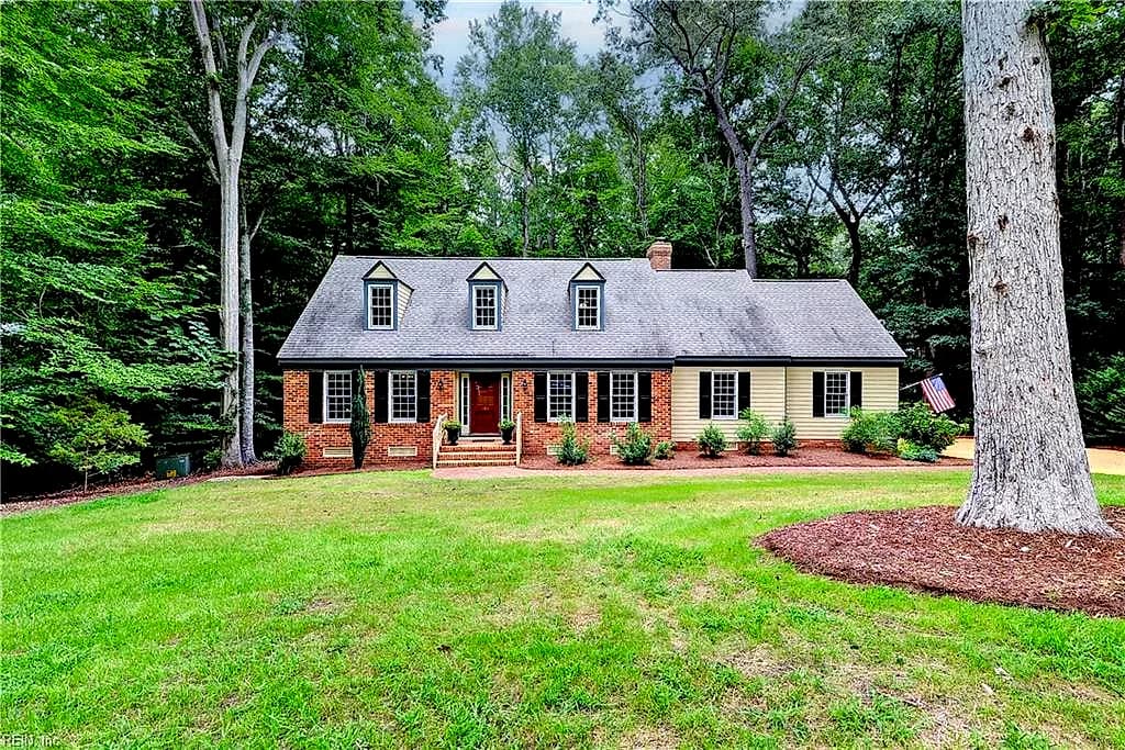 102 Whitehall CT, WILLIAMSBURG VA 23188 - Photo 4