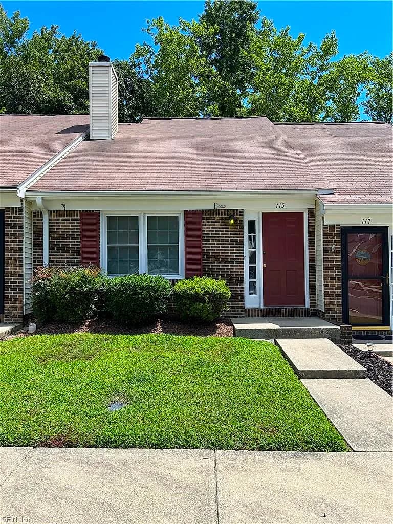 115 Hawthorne PT, YORKTOWN VA 23692 - Photo 2