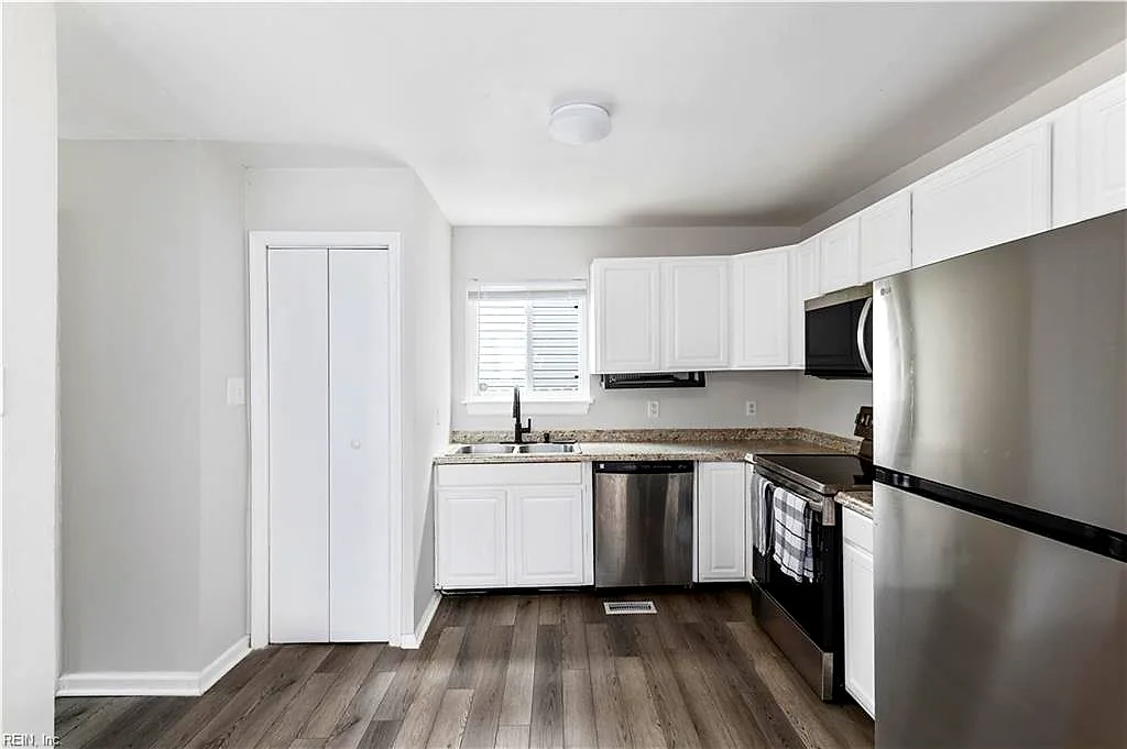 29 Ireland ST, HAMPTON VA 23663 - Photo 3