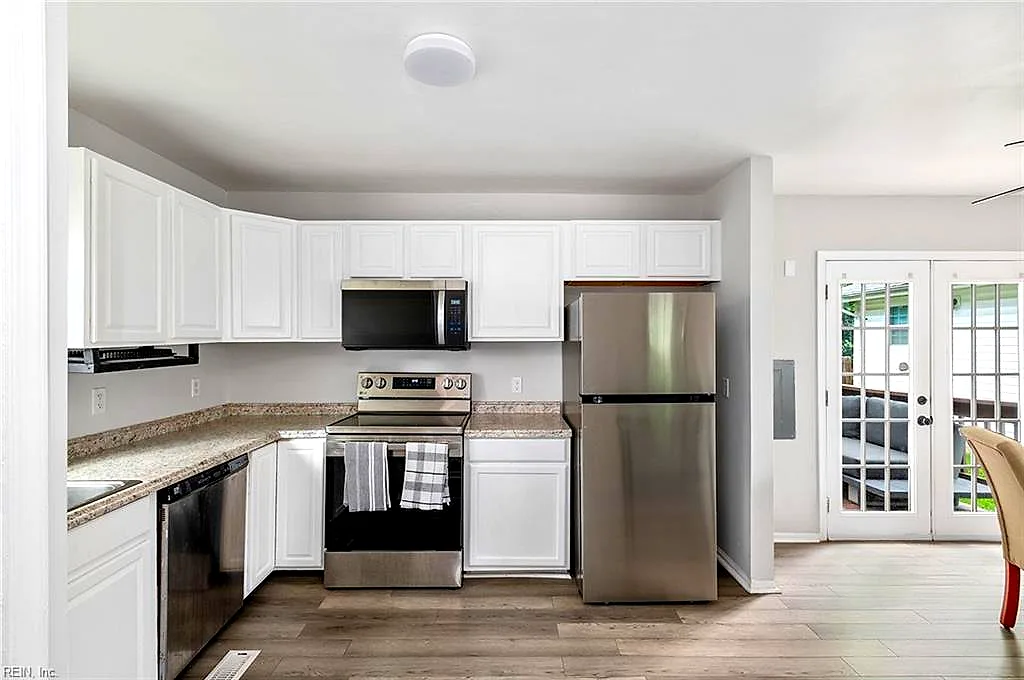 29 Ireland ST, HAMPTON VA 23663 - Photo 3