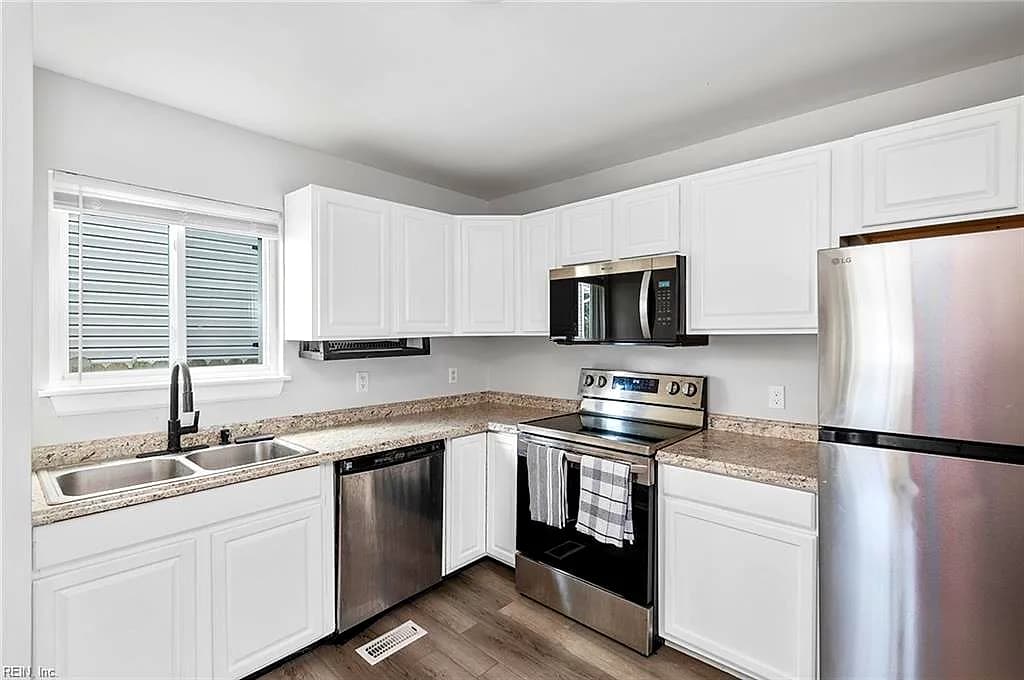 29 Ireland ST, HAMPTON VA 23663 - Photo 4