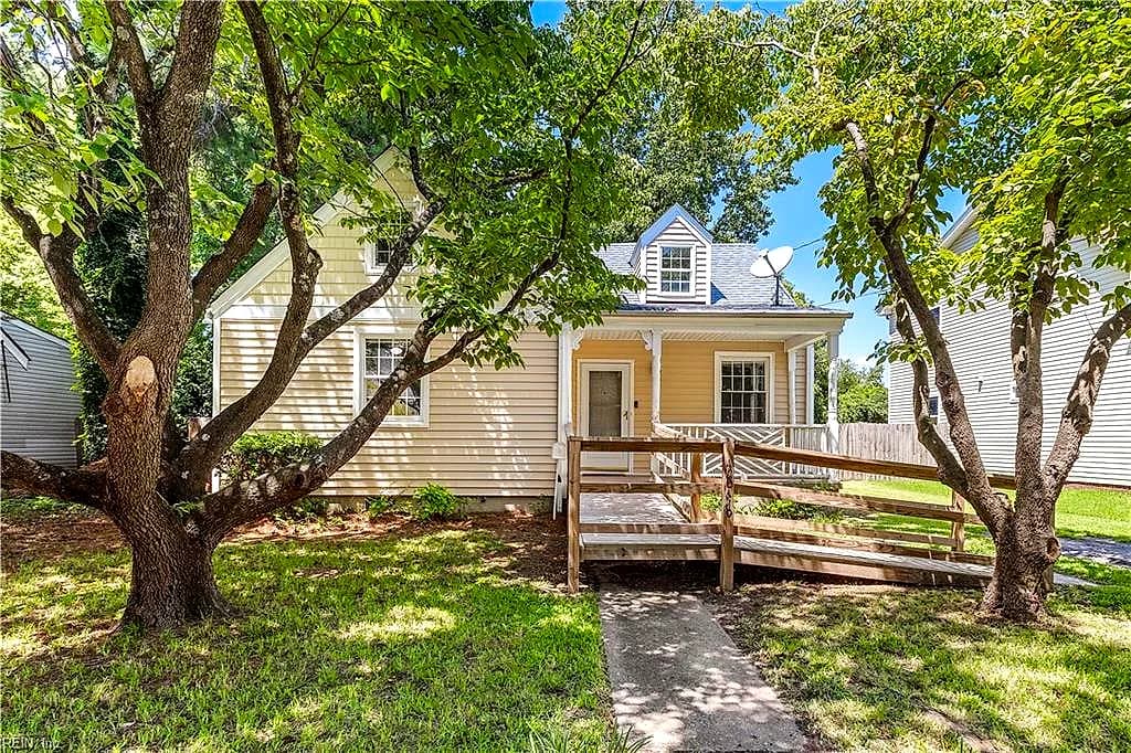 4848 Robin Hood RD, NORFOLK VA 23513 - Main photo