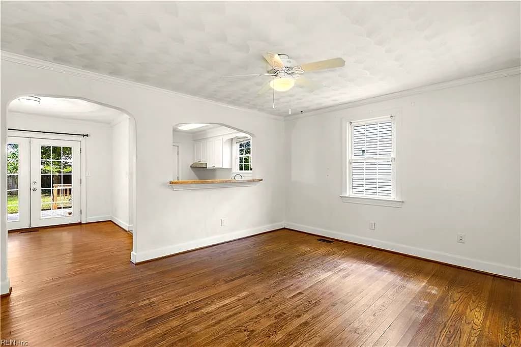 4848 Robin Hood RD, NORFOLK VA 23513 - Photo 5