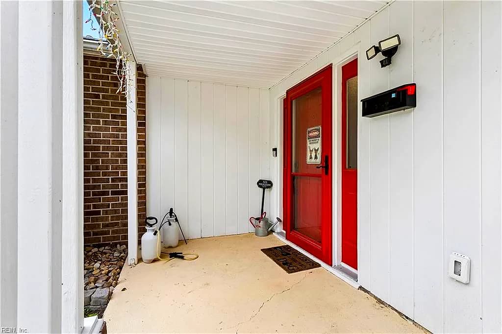 1044 Clipper DR, HAMPTON VA 23669 - Photo 5