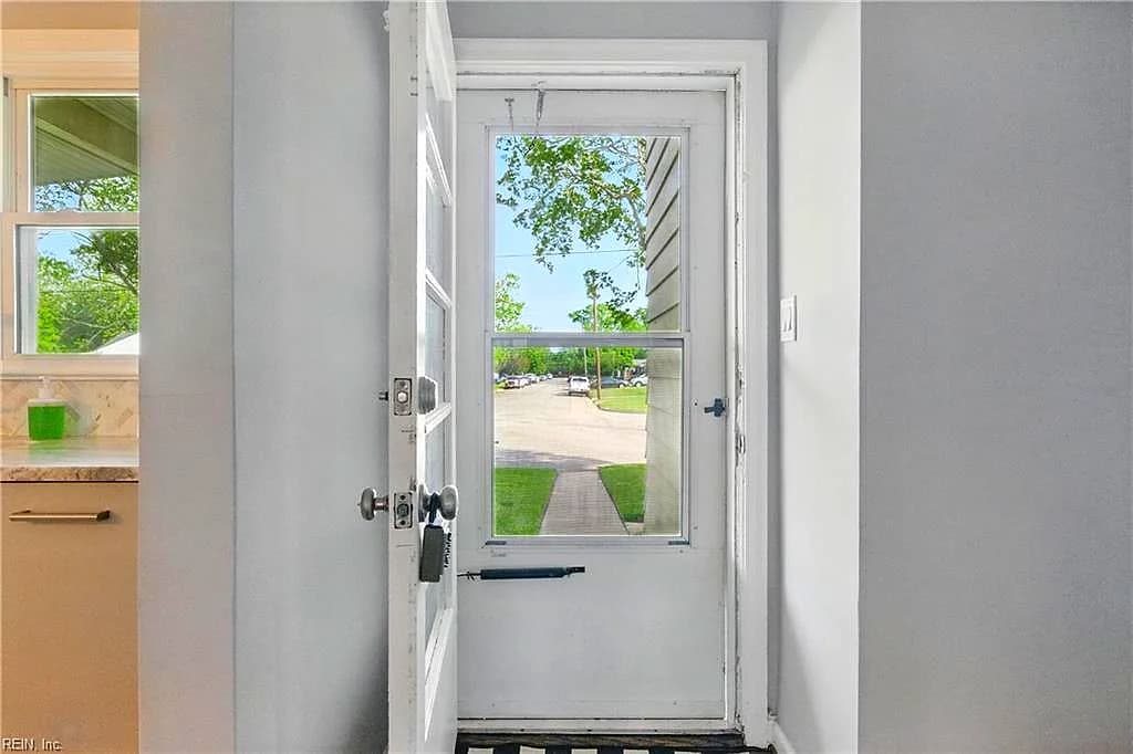 112 Findley SQ, HAMPTON VA 23666 thumb 6