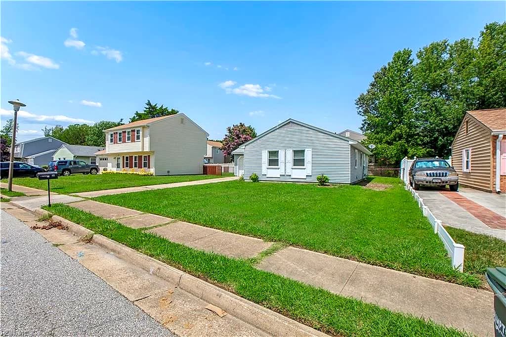 38 Rendon DR, HAMPTON VA 23666 - Photo 5