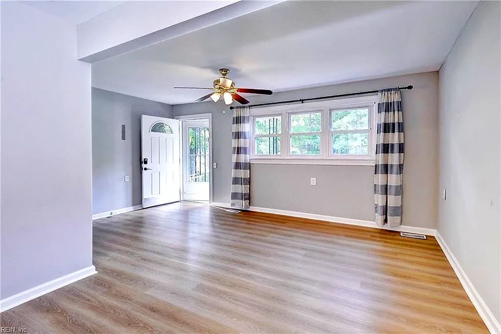 203 Old Seaford RD, SEAFORD VA 23696 thumb 6